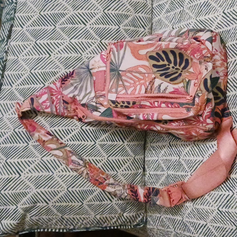 VERA BRADLEY Floral Tropical Sling/Backpack